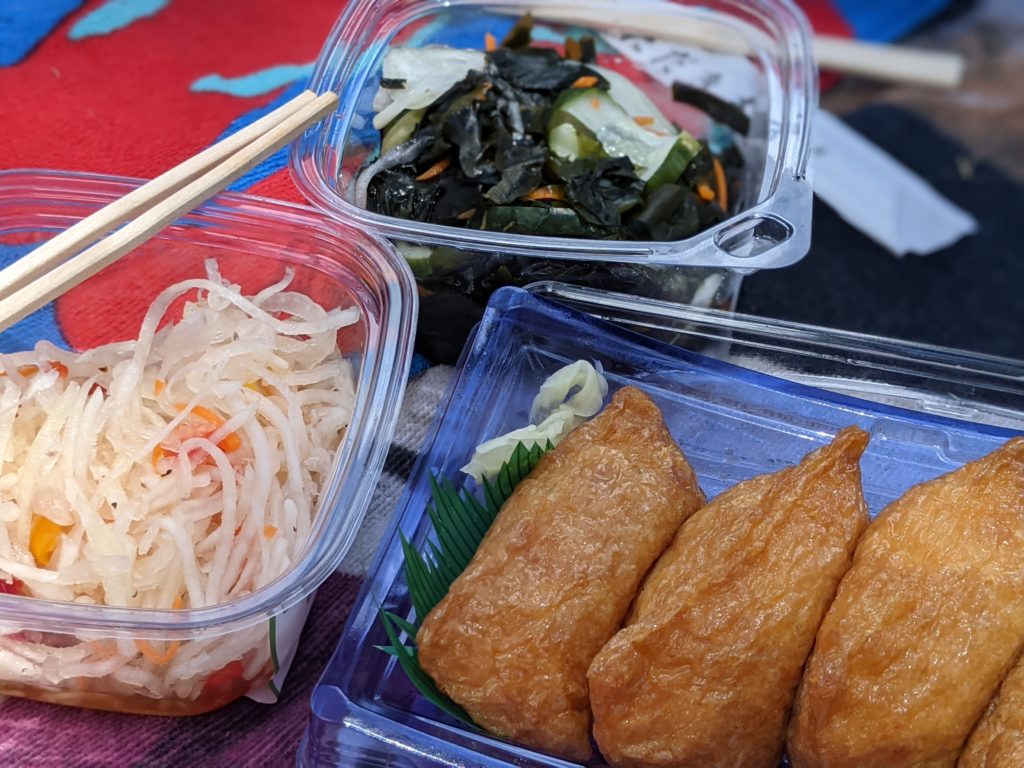 Times Supermarket vegan deli items : inari, papaya salad, seaweed salad
Vegan Kauai Eats