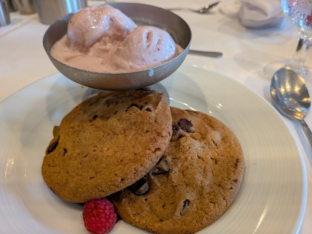French night - dark chocolate chip cookies
Royal Caribbean Cruise as a vegan